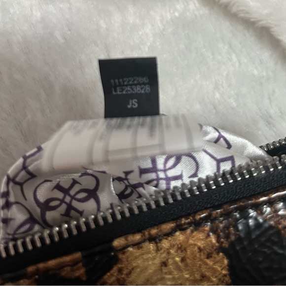 GUESS ANIMAL PRINT  SHOULDER BAG - Picture 4 of 7